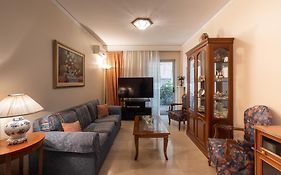 Thissio Family Apartment